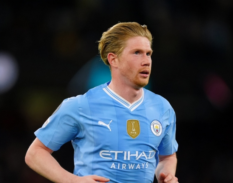 190km发球时速+肩伤隐患！郑钦文退赛是怕输？休养后能更强吗？