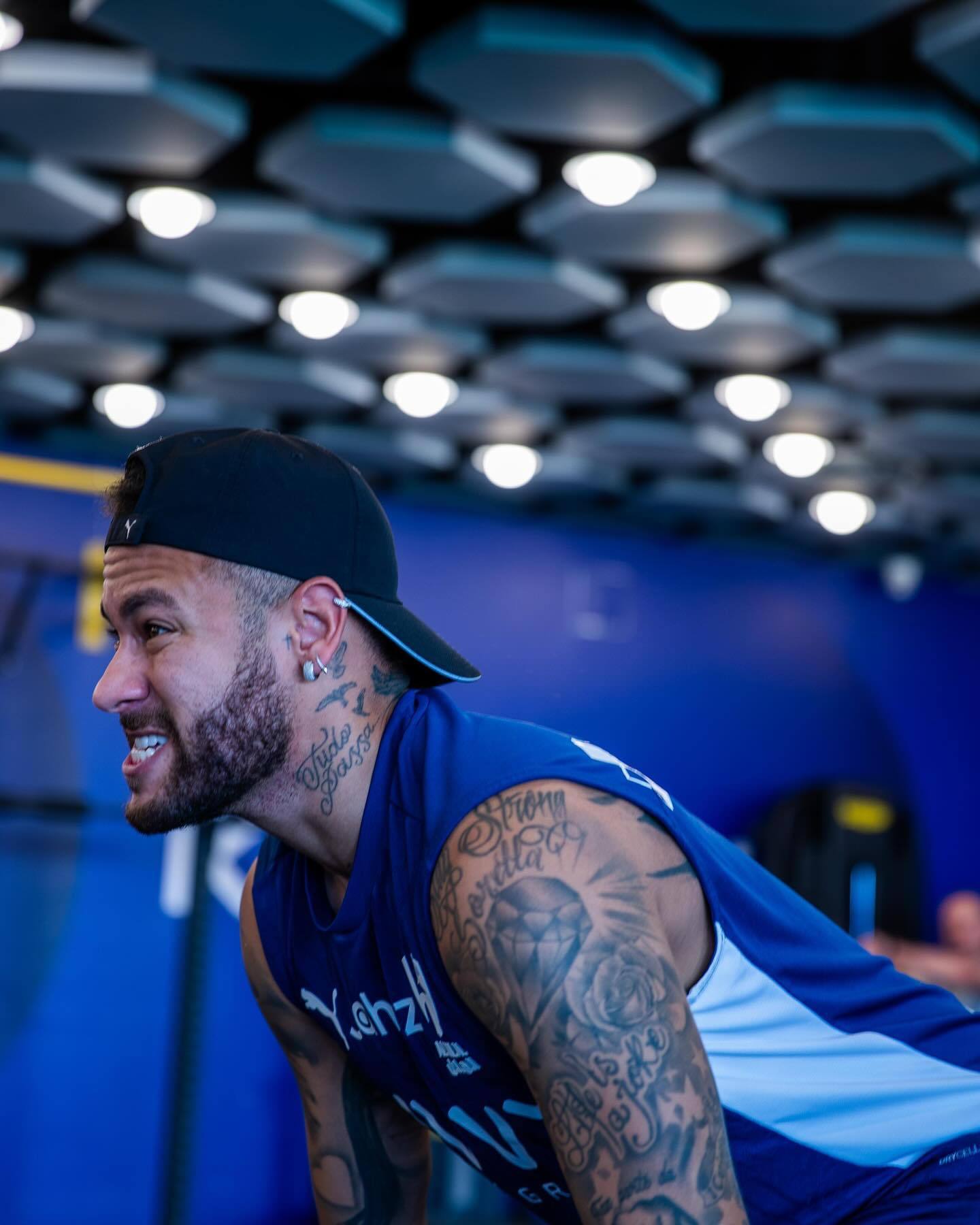 哈登：保罗无论去哪里都对比赛产生了影响，很幸运成为他队友