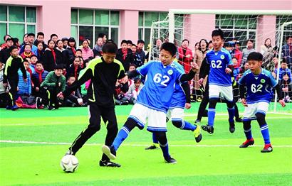 伯纳乌变装，现代化球场伯纳乌＂秒变＂橄榄球比赛场地