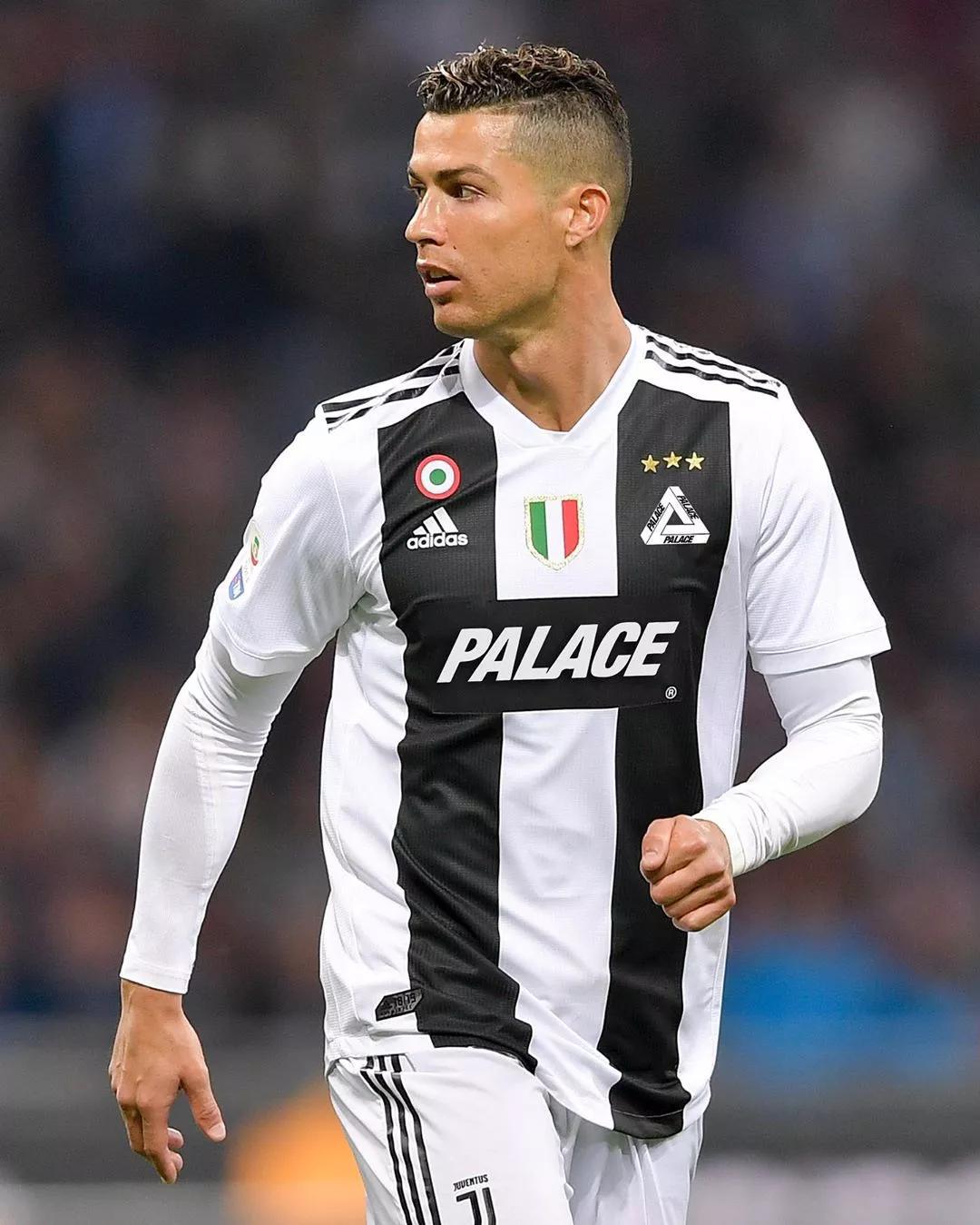 半场战报：比萨0-1帕尔马，贝内迪恰克点射