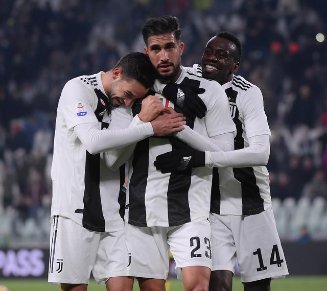 尤文官方：弗朗西斯科-孔塞桑当选队内10月最佳球员