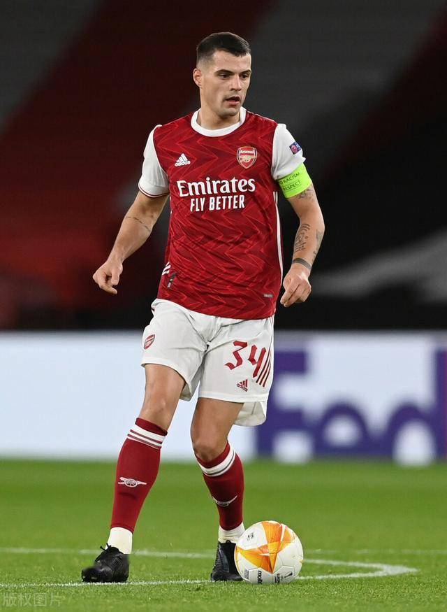 李霄鹏：希望球队能发挥出应有水平，明天奉献一场精彩的比赛